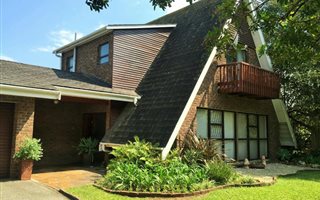 3 Bedroom House in Beverley Grove