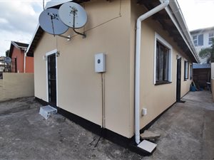 3 Bed House in Newlands West