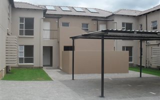 2 Bedroom Townhouse in Albertsdal