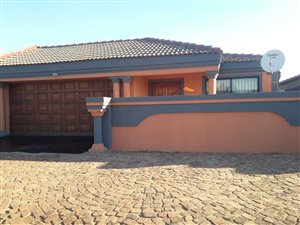 3 Bed House in Lakeside