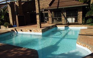 2 ha Farm in Springs Central
