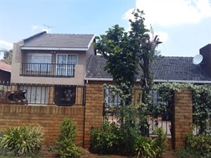 8 Bed House in Rhodesfield