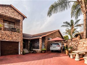4 Bed House in West Acres