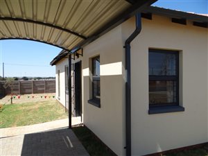 3 Bed House in Roodepoort West