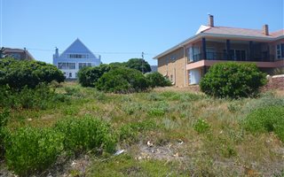 654 m² Land available in Franskraalstrand