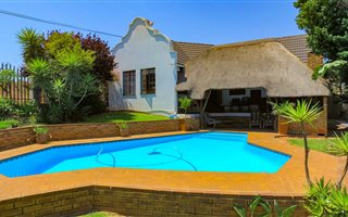 4 Bedroom House in Roodekrans