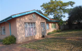 3 Bedroom House in Vanderbijlpark CW2