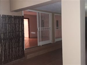 2 Bed Garden Cottage in Lynnwood Manor