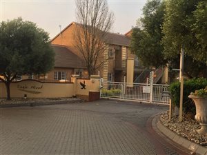 2 Bed Townhouse in Mooikloof Ridge