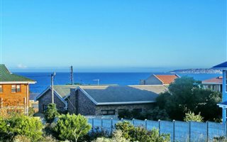 600 m² Land available in Fraaiuitsig