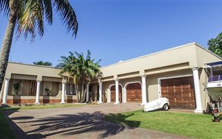 4 Bedroom House in Meerensee