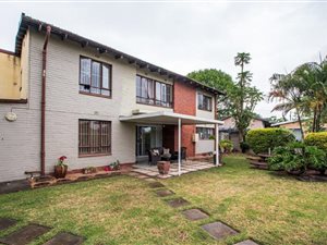 4 Bed House in Pinelands