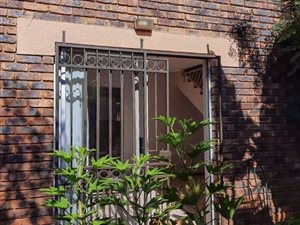 2 Bed Townhouse in Hennopspark