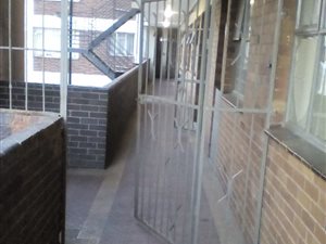 3 Bed Apartment in Hillbrow