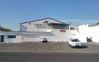 1600 m² Industrial space in Lansdowne