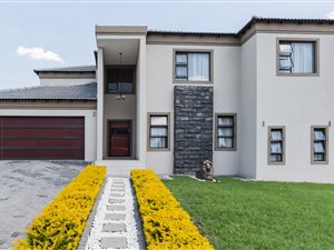 1 Bed Apartment in Blue Valley Golf Estate