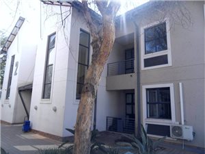 121 m² Office Space in Meyersdal