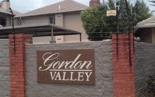 2 Bedroom Apartment in Florida Glen