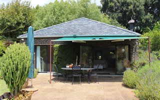 2 Bedroom Garden Cottage in Constantia Upper