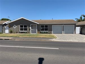3 Bed House in Chrismar