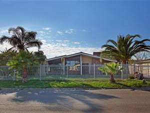 3 Bed House in Silver Oaks