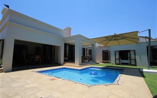 4 Bedroom House in Dainfern Ridge