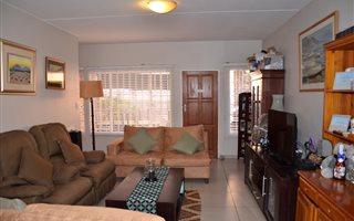 2 Bedroom Apartment in Silver Lakes Golf Estate