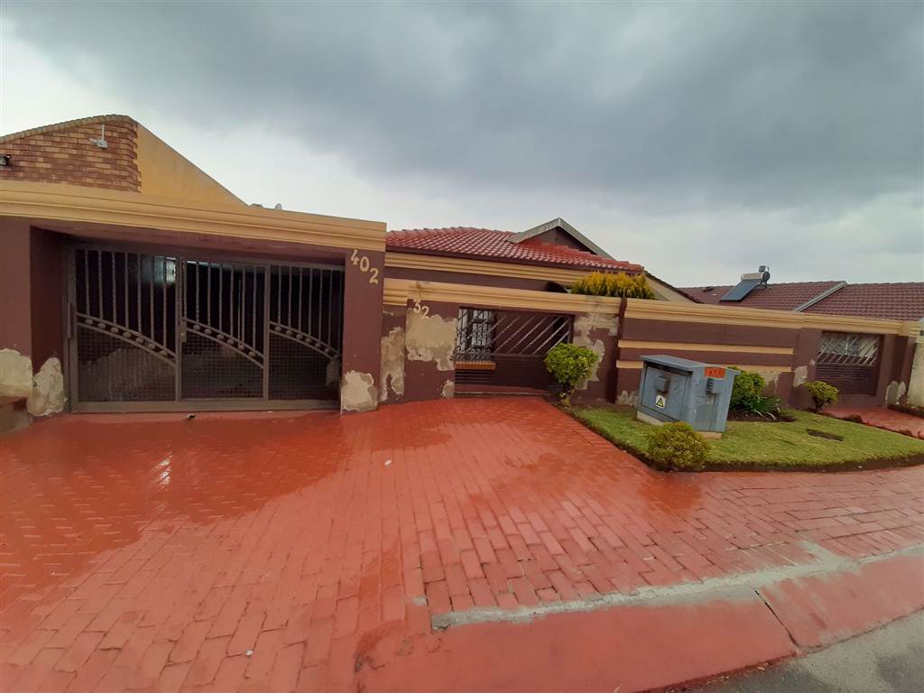 3 Bed House For Sale In Protea North T3294947 Private Property