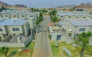 2 Bedroom Townhouse in Oakdene