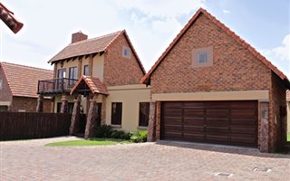 3 Bedroom House in Glen Marais