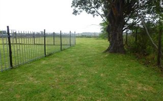 677 m² Land available in Buffalo Flats