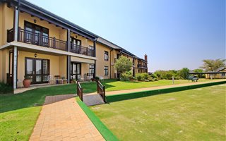 3 Bedroom House in Waterfall Hills Mature Lifestyle Estate