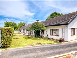 7 Bed House in Roundhay