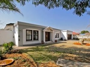 5 Bed House in Airfield