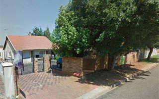 100 m² Commercial space in Edendale