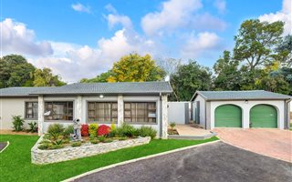 3 Bedroom House in Bramley Manor