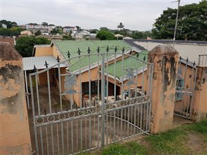 3 Bed House in Caneside