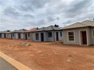 3 Bed House in Clayville