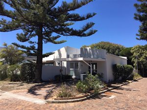 3 Bed House in Marina Da Gama