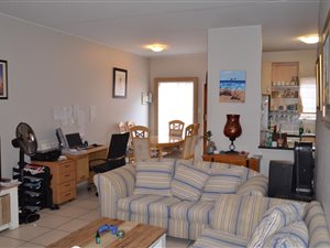 2 Bed Apartment in Hazeldean (Silverlakes Surroundings)