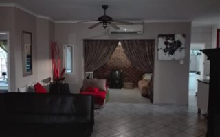 3 Bedroom House in Doornpoort and surrounds
