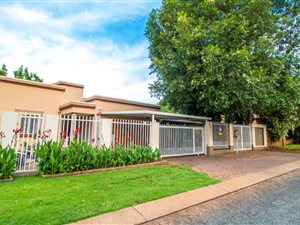 5 Bed House in Sinoville