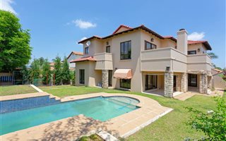 4 Bedroom Cluster in Maroeladal