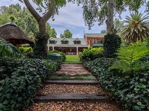 10 Bed House in Lochvaal