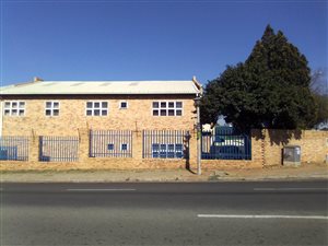 235 m² Commercial space in Alberton