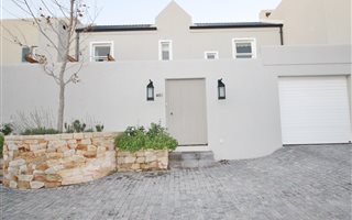 2 Bedroom House in Nooitgedacht Estate