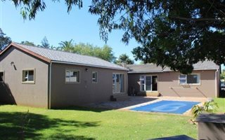 6 Bedroom House in Tableview