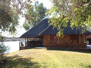 2.8 ha Farm with House in Viljoenskroon