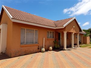 3 Bed House in Flora Park