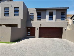 4 Bed Cluster in Glenhazel